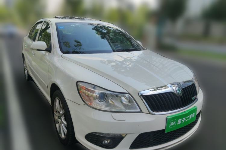 Used Skoda Octavia 2010 2.0 TSI RS Front Right 45 Deg