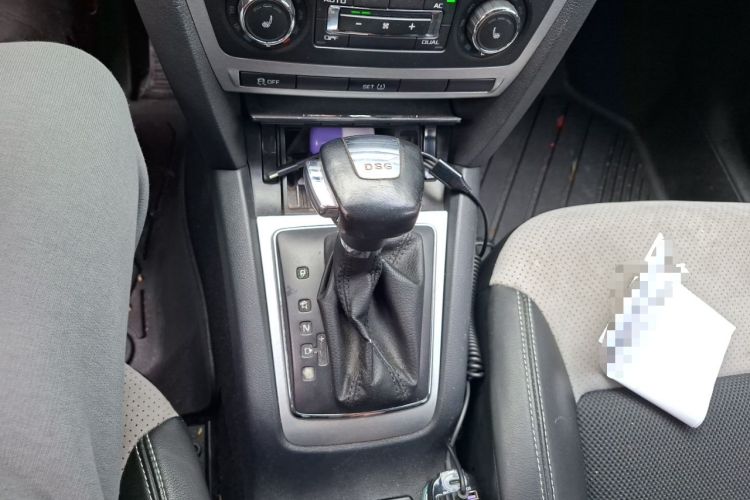 Used Skoda Octavia 2010 2.0 TSI RS Gear Lever