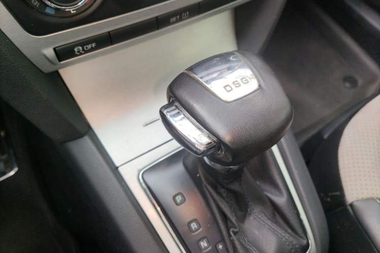 Used Skoda Octavia 2010 2.0 TSI RS Gear Lever