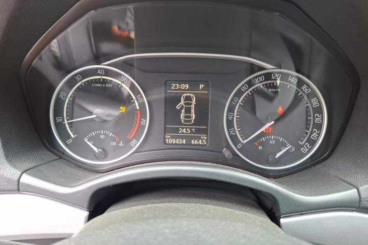 Used Skoda Octavia 2010 2.0 TSI RS Instrument Cluster
