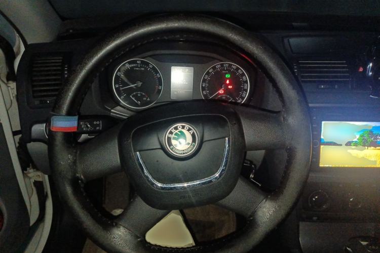 Used Skoda Octavia 2010 1.4TSI GreenLine Steering Wheel