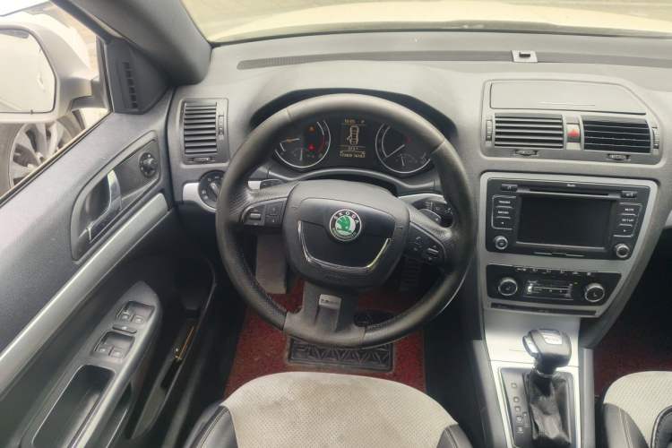 Used Skoda Octavia 2010 2.0 TSI RS Steering Wheel