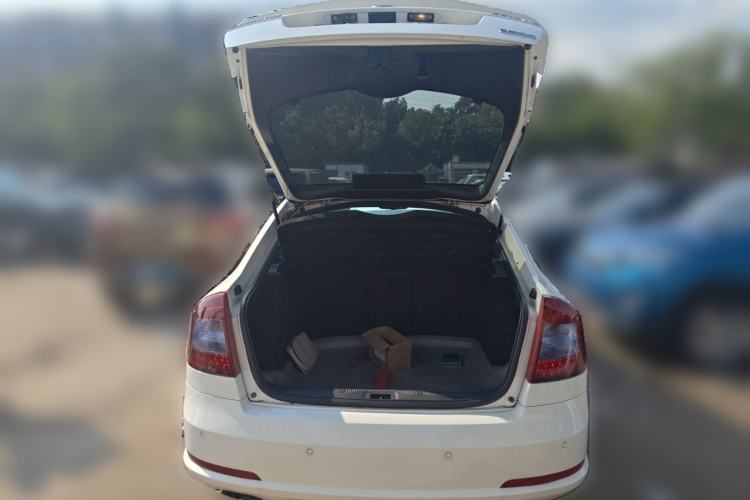 Used Skoda Octavia 2010 2.0L Automatic Yijun Edition Trunk