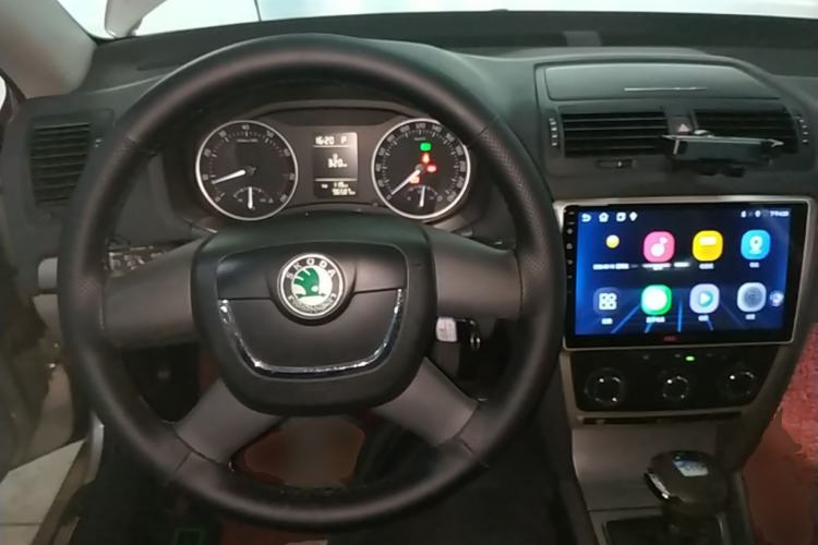 Used Skoda Octavia 2010 1.4TSI DSG Yijun Edition Center Console