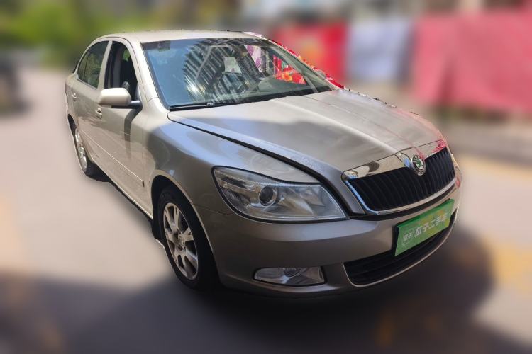 Used Skoda Octavia 2010 1.6L Automatic Eado Edition Front Right 45 Deg