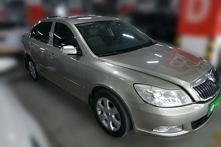 Used Skoda Octavia 2010 1.4TSI DSG Yijun Edition Front Right 45 Deg