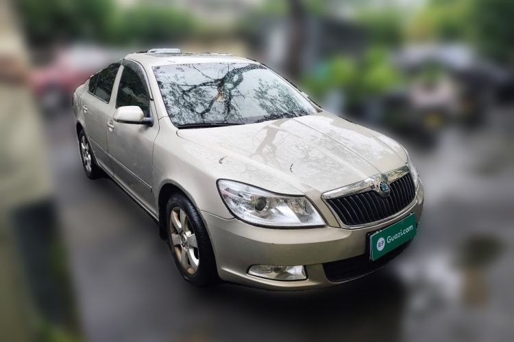 Used Skoda Octavia 2010 1.6L Automatic Yijun Edition Front Right 45 Deg