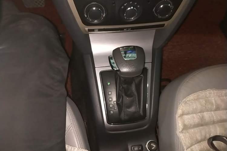 Used Skoda Octavia 2010 1.4TSI DSG Yijun Edition Gear Lever