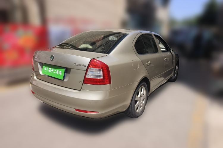 Used Skoda Octavia 2010 1.6L Automatic Eado Edition Rear Right 45 Deg