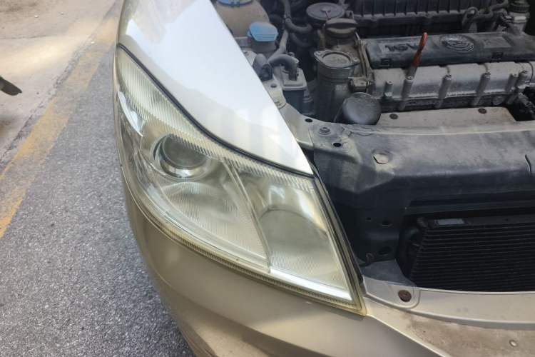 Used Skoda Octavia 2010 1.6L Automatic Eado Edition Right Front Headlight