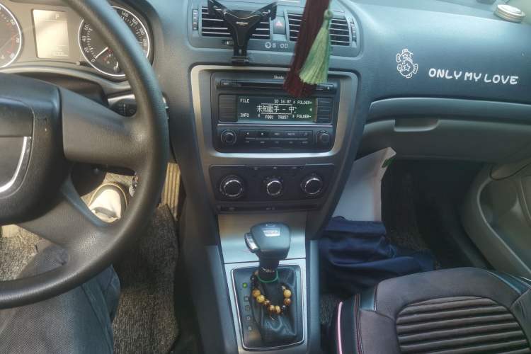 Used Skoda Octavia 2012 1.4TSI DSG Yijun Edition Audio And AC Panel