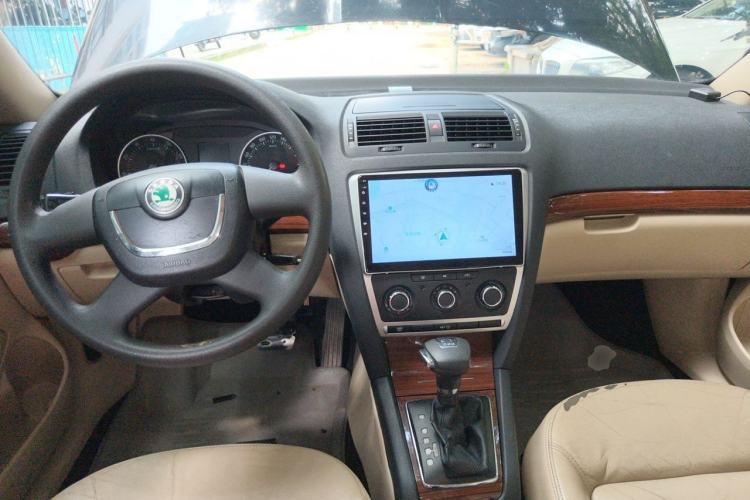 Used Skoda Octavia 2012 1.4TSI DSG Yijun Edition Center Console