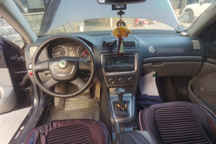 Used Skoda Octavia 2012 1.4TSI DSG Yijun Edition Center Console
