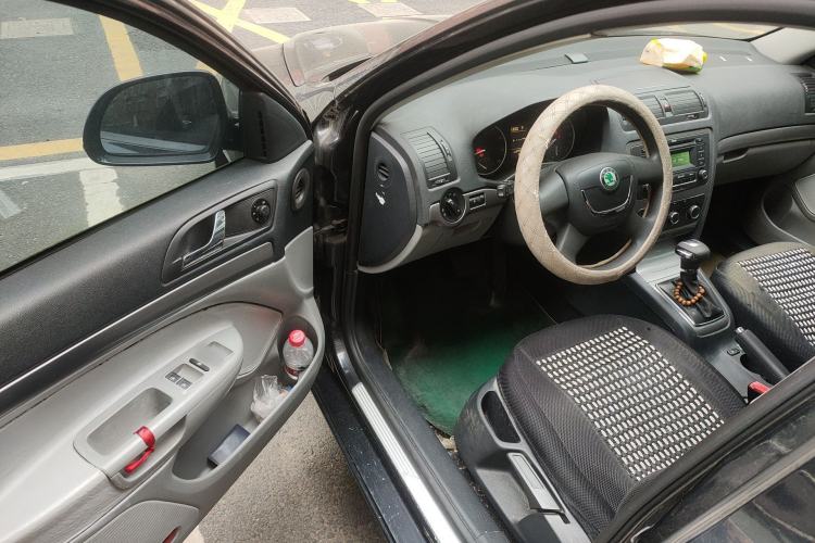 Used Skoda Octavia 2012 1.6L Automatic Yijie Edition Driver Seat