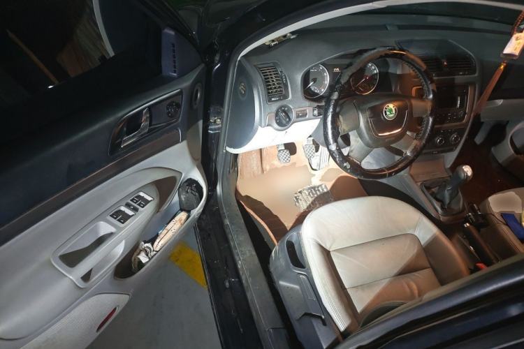 Used Skoda Octavia 2012 1.6L Manual Yijun Edition Driver Seat