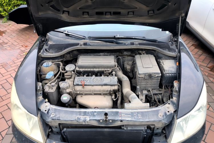 Used Skoda Octavia 2012 1.6L Automatic Yijun Edition Engine Bay