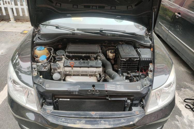 Used Skoda Octavia 2012 1.6L Automatic Yijie Edition Engine Bay