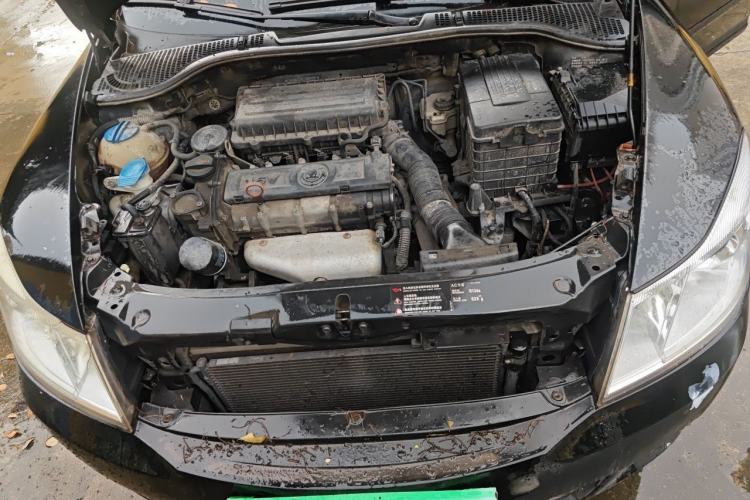 Used Skoda Octavia 2012 1.6L Automatic Yijie Edition Engine Bay