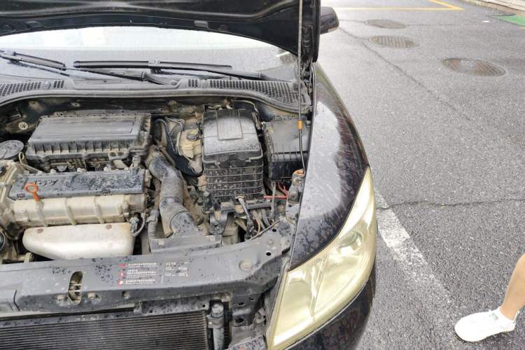 Used Skoda Octavia 2012 1.6L Automatic Yijie Edition Engine Bay Left