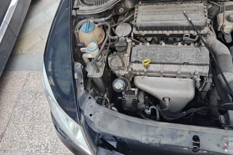 Used Skoda Octavia 2012 1.6L Manual Yijun Edition Engine Bay Right