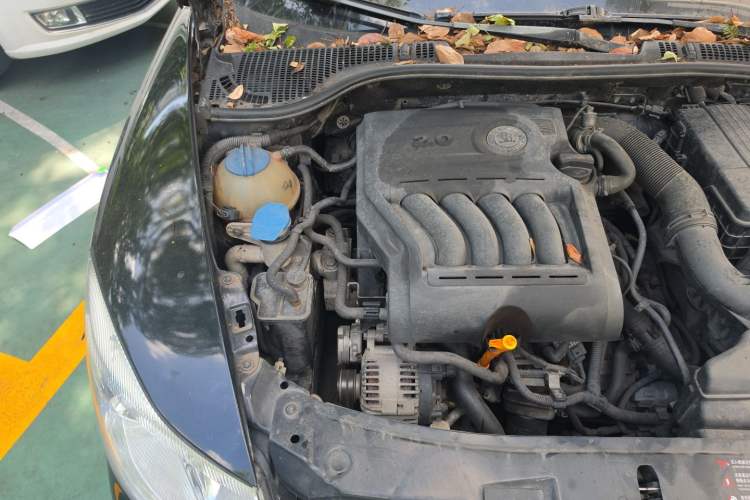 Used Skoda Octavia 2012 2.0L Automatic Yijie Version Engine Bay Right