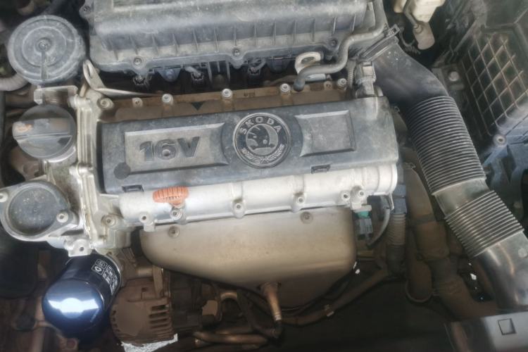 Used Skoda Octavia 2012 1.6L Automatic Yijie Edition Engine Bay
