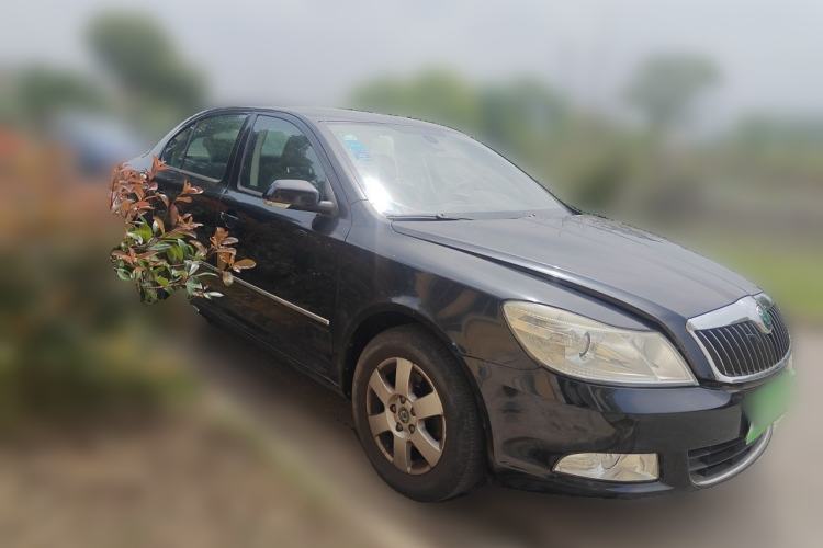Used Skoda Octavia 2012 1.6L Manual Yijun Edition Front Right 45 Deg