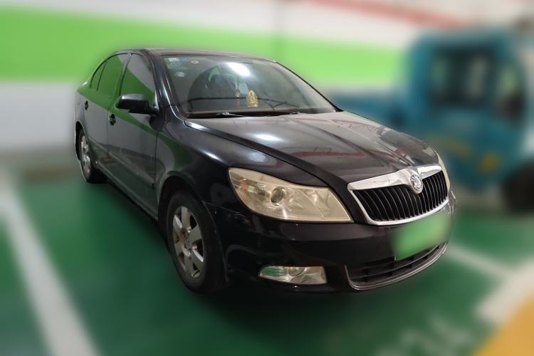 Used Skoda Octavia 2012 1.6L Manual Eado Edition Front Right 45 Deg