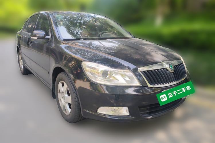 Used Skoda Octavia 2012 1.6L Automatic Yijie Edition Front Right 45 Deg