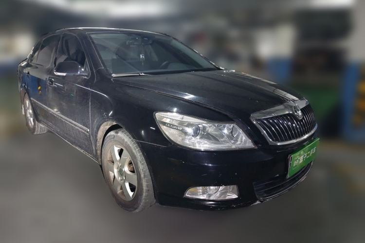 Used Skoda Octavia 2012 1.6L Manual Yijun Edition Front Right 45 Deg