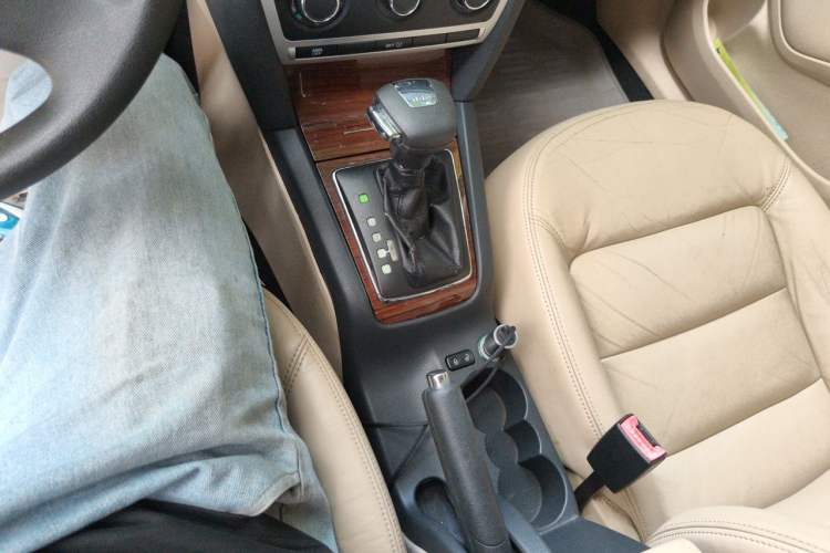 Used Skoda Octavia 2012 1.4TSI DSG Yijun Edition Gear Lever
