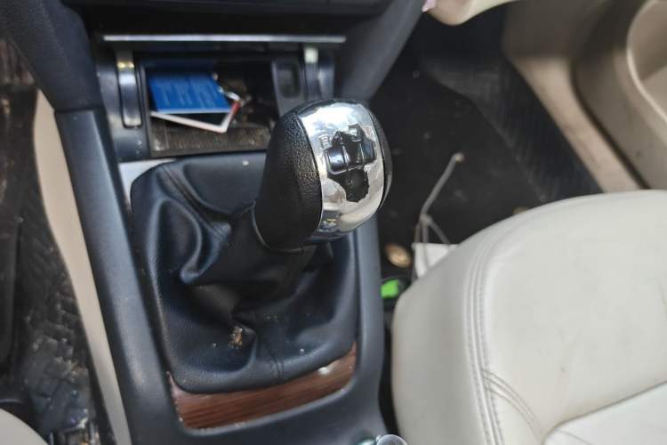 Used Skoda Octavia 2012 1.6L Manual Yijun Edition Gear Lever