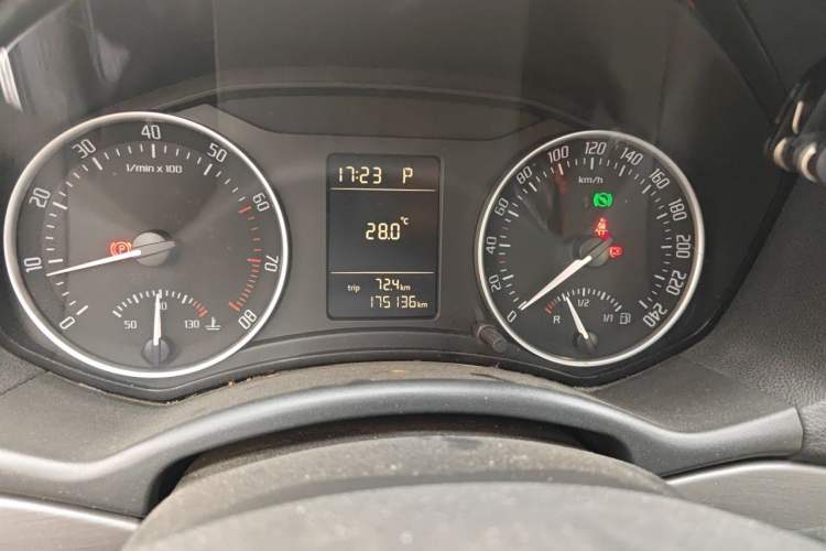 Used Skoda Octavia 2012 1.6L Automatic Yijie Edition Instrument Cluster