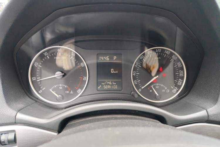 Used Skoda Octavia 2012 1.6L Automatic Yijie Edition Instrument Cluster
