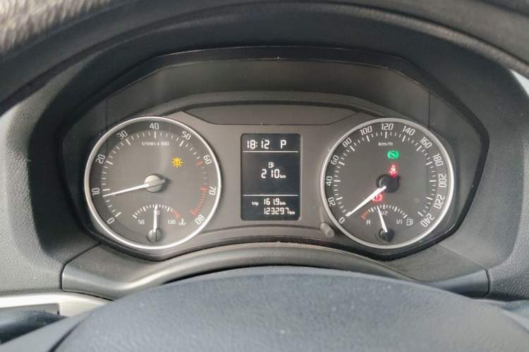 Used Skoda Octavia 2012 1.6L Automatic Yijie Edition Instrument Cluster
