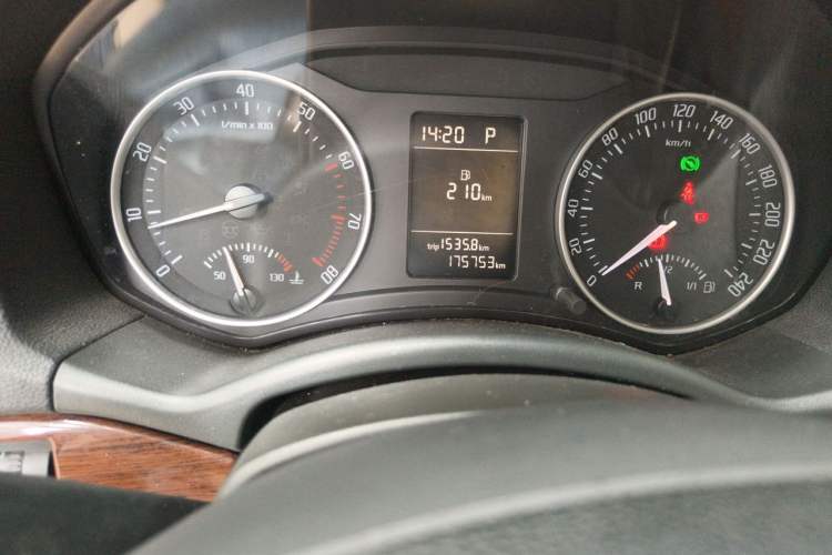 Used Skoda Octavia 2012 1.4TSI DSG Yijun Edition Odometer Close Up