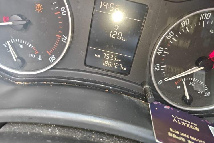 Used Skoda Octavia 2012 1.6L Manual Yijun Edition Odometer Close Up