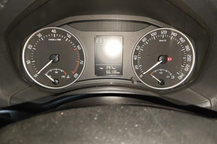 Used Skoda Octavia 2012 2.0L Automatic Yijie Version Odometer Close Up