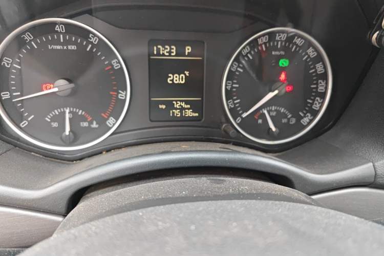 Used Skoda Octavia 2012 1.6L Automatic Yijie Edition Odometer Close Up