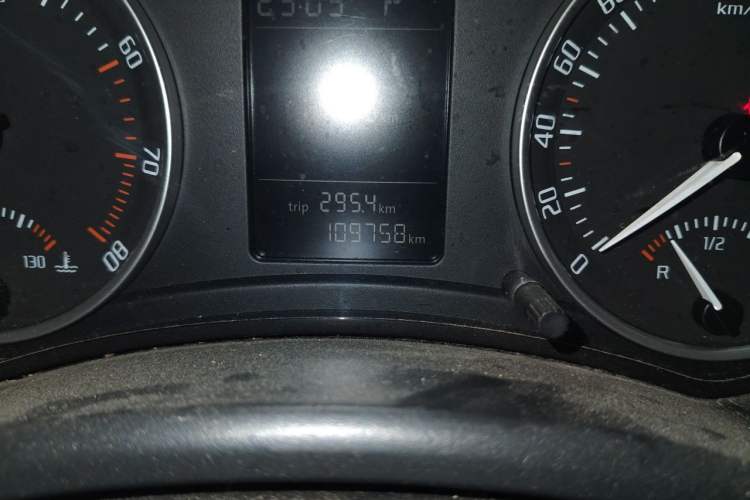 Used Skoda Octavia 2012 1.4TSI DSG Yijun Edition Odometer Close Up