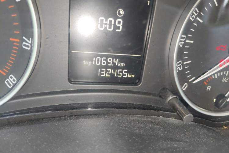 Used Skoda Octavia 2012 1.6L Automatic Yijie Edition Odometer Close Up