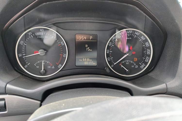 Used Skoda Octavia 2012 1.6L Automatic Yijie Edition Odometer Close Up