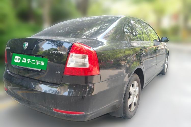 Used Skoda Octavia 2012 1.6L Automatic Yijie Edition Rear Right 45 Deg