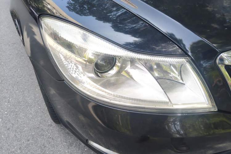 Used Skoda Octavia 2012 1.6L Automatic Yijie Edition Right Front Headlight