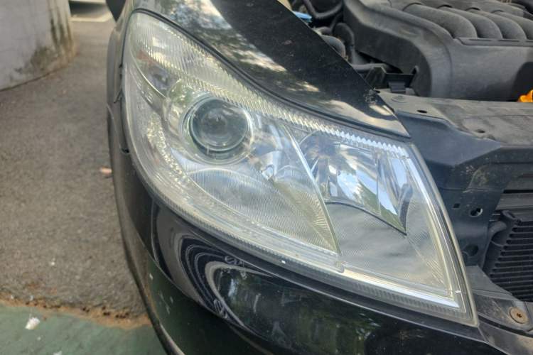Used Skoda Octavia 2012 2.0L Automatic Yijie Version Right Front Headlight
