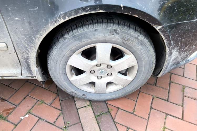Used Skoda Octavia 2012 1.6L Automatic Yijun Edition Right Front Wheel Hub