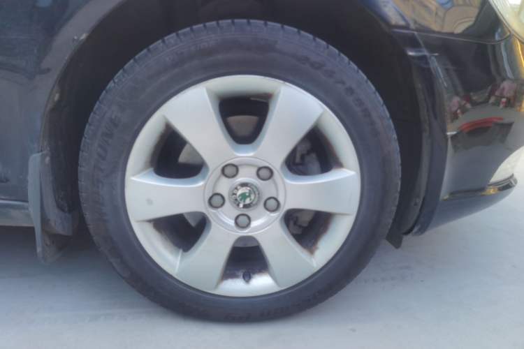Used Skoda Octavia 2012 1.4TSI DSG Yijun Edition Right Front Wheel Hub