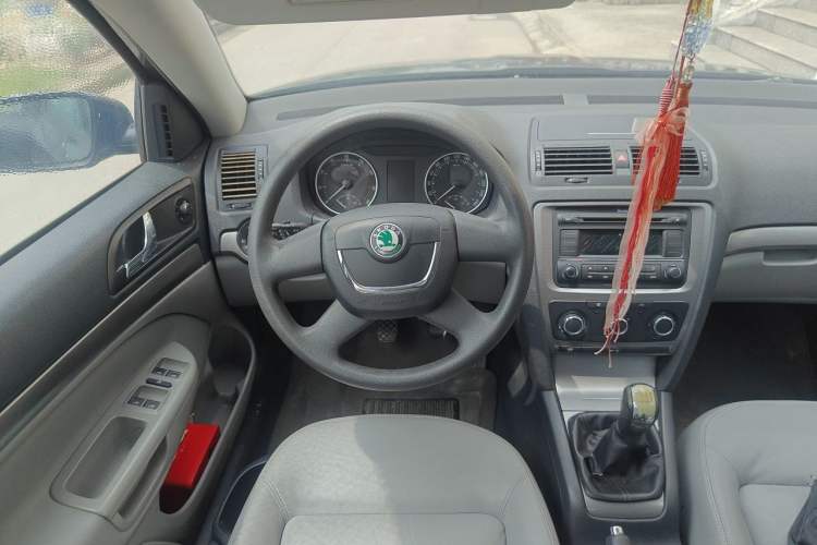 Used Skoda Octavia 2012 1.6L Manual Yijun Edition Steering Wheel