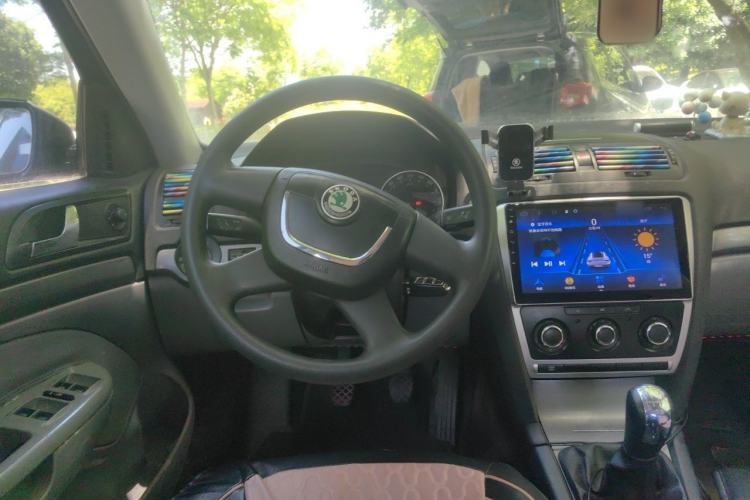 Used Skoda Octavia 2012 1.6L Manual Eado Edition Steering Wheel