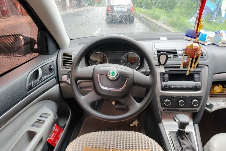 Used Skoda Octavia 2012 1.6L Automatic Yijie Edition Steering Wheel